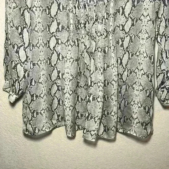 Soft Surroundings Button Front Semi Sheer Snake Blouse Women Medium Long Sleeve - Picture 3 of 5